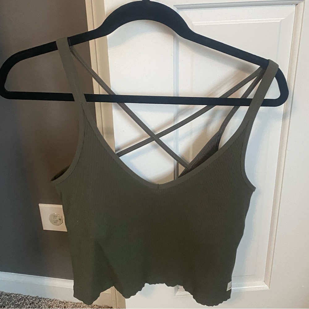 Vuori Cropped Ribbed Tank in Olive Green